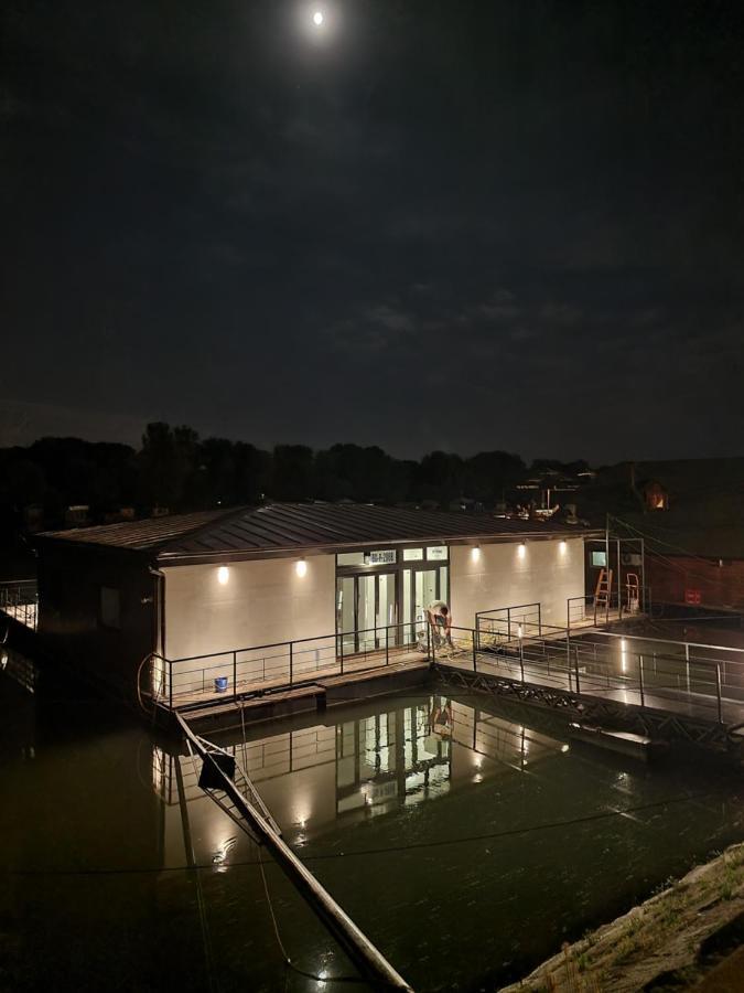 Swan Hotel Belgrad Exterior foto