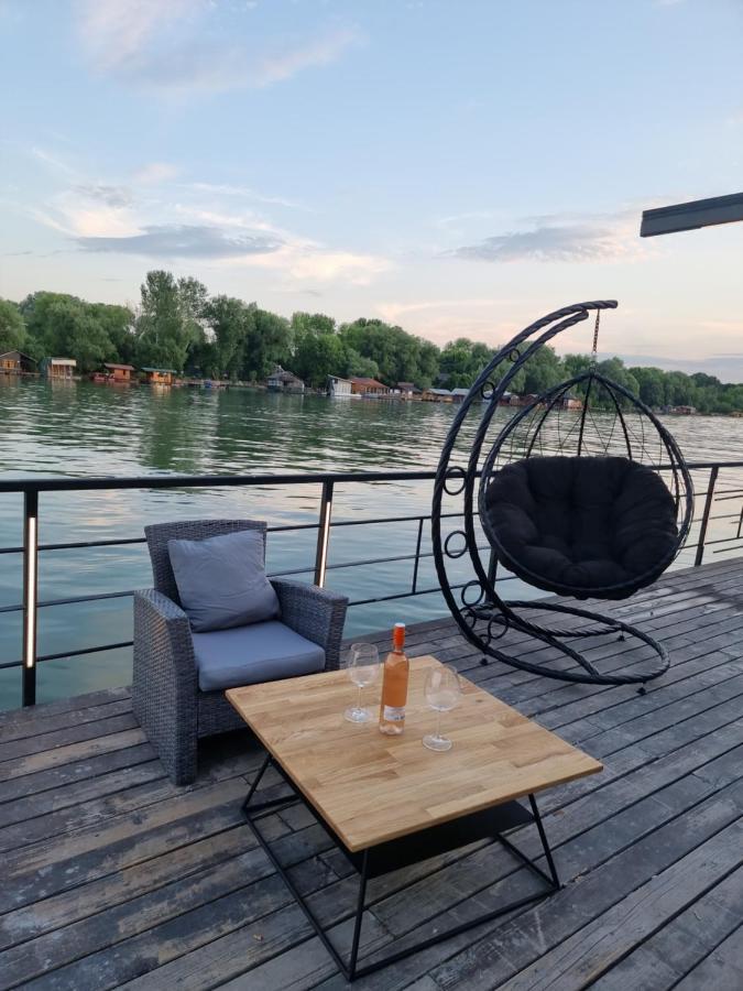 Swan Hotel Belgrad Exterior foto